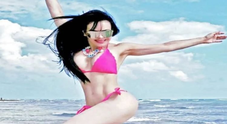 Maribel Guardia cumple 63 años enamorando a todos en bikini