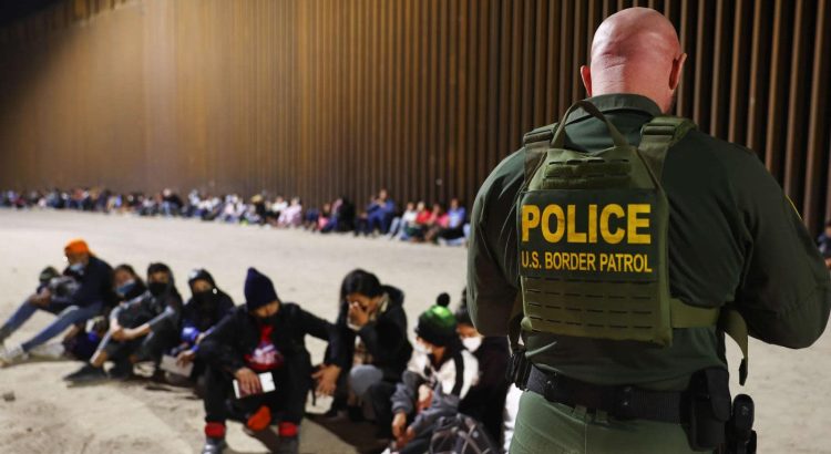 Chicago limita a 60 días el alojamiento de inmigrantes indocumentados