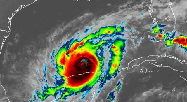 Florida se prepara ante la llegada del devastador huracán Milton que se reintensificó a categoría 5