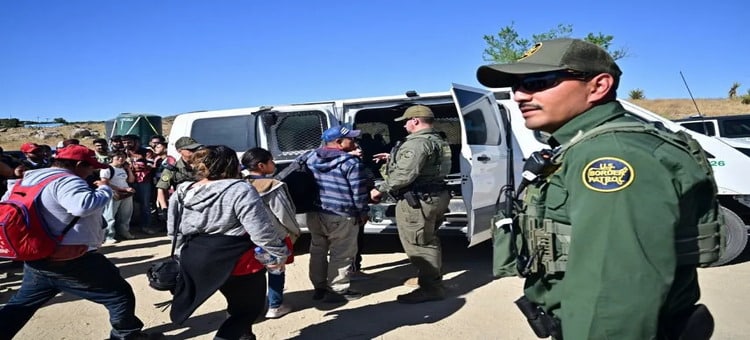 EE.UU. desactiva la aplicación CBP One para tramitar la llegada de inmigrantes y cierra la frontera