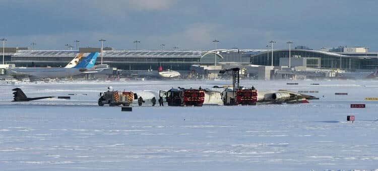 Captan accidente del avión de Delta en Toronto, Canadá Captan accidente del avión de Delta en Toronto, Canadá