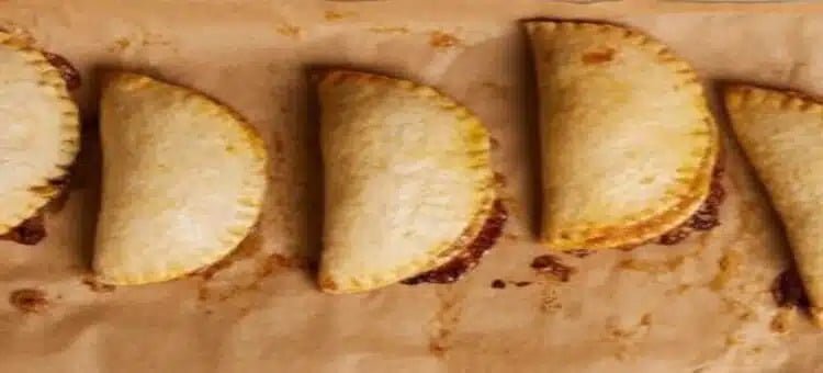 Mujer envenena a 40 presuntos criminales con empanadas en Haití