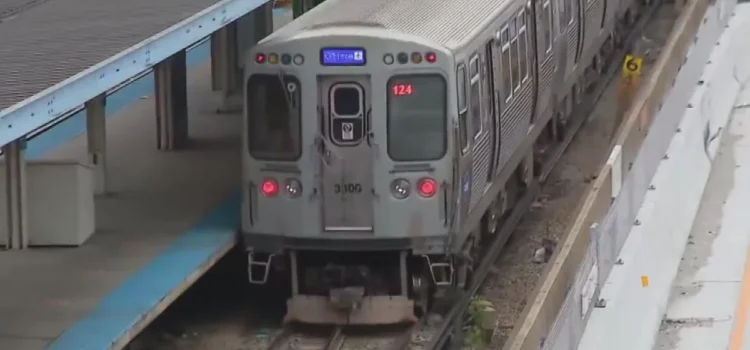 El servicio de la Línea Azul de la CTA se reanuda con retrasos tras la actividad policial en la estación Rosemont