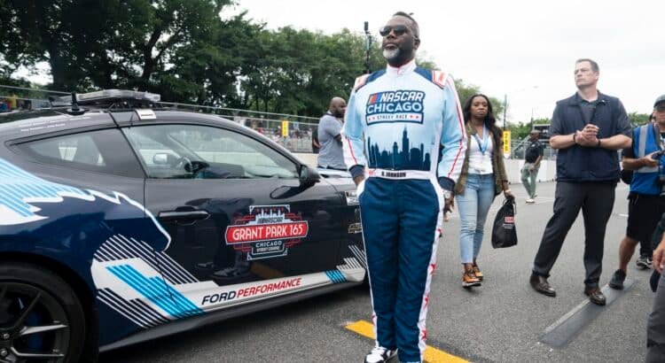El alcalde Brandon Johnson está abierto a que la NASCAR Chicago Street Race regrese a Grant Park después de 2025