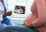 Clínica de abortos en Chicago abre sus puertas y ofrece controvertidos abortos en el tercer trimestre