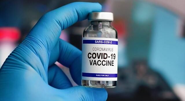 Médicos de Chicago respaldan las vacunas contra el COVID para bebés