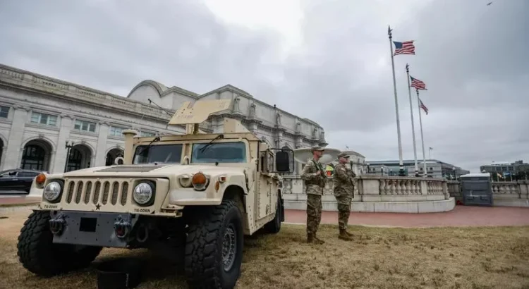 Líderes demócratas critican la presión de Trump para enviar a la Guardia Nacional a Chicago