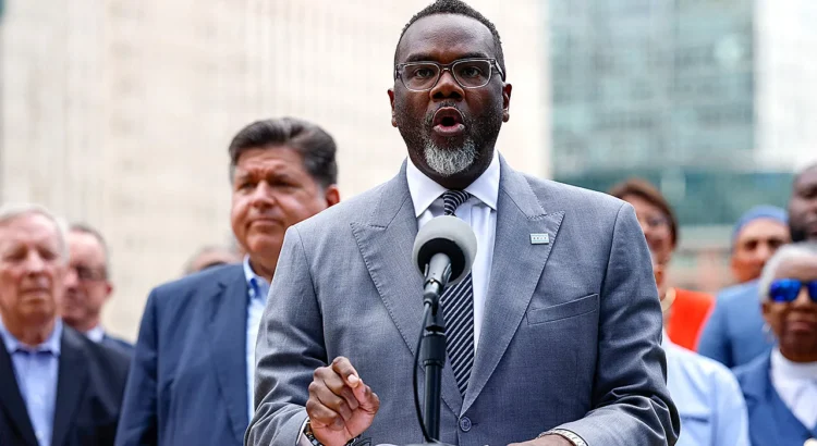La policía Chicago no colaborará con la Guardia Nacional: alcalde