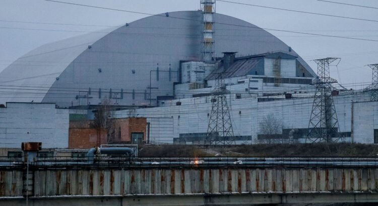 Ataque ruso ha dejado sin electricidad las instalaciones de Chernóbil, afirma Ucrania
