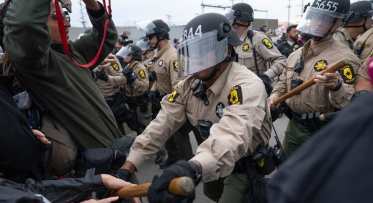 Casi 3.000 personas fueron arrestadas en una ofensiva contra la inmigración en Chicago Casi 3.000 personas fueron arrestadas en una ofensiva contra la inmigración en Chicago