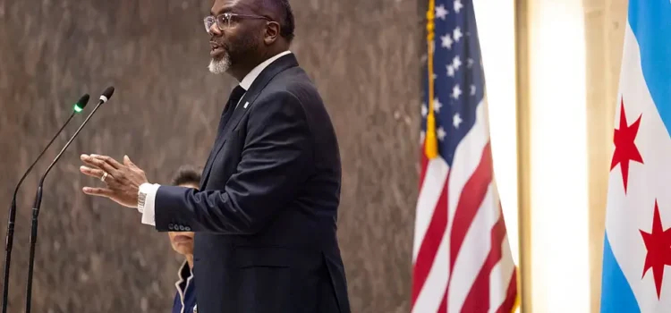 Brandon Johnson, planea cerrar un déficit presupuestario de mil millones de dólares en 2026